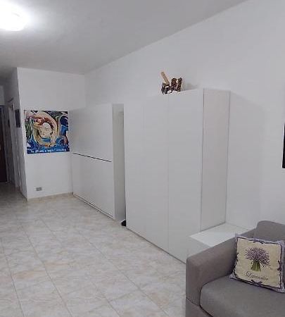 Ampio Monolocale Con Terrazzo - A 2 Passi Dal Mare Appartement Latte Buitenkant foto
