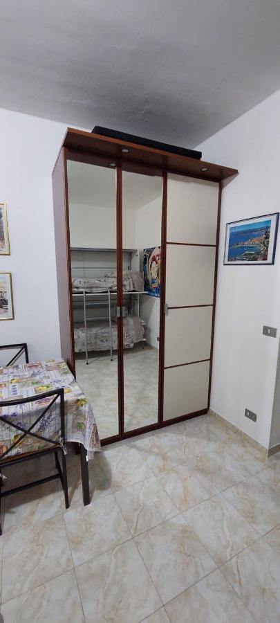 Ampio Monolocale Con Terrazzo - A 2 Passi Dal Mare Appartement Latte Buitenkant foto