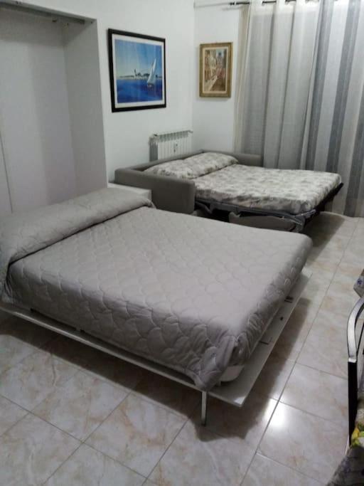 Ampio Monolocale Con Terrazzo - A 2 Passi Dal Mare Appartement Latte Buitenkant foto