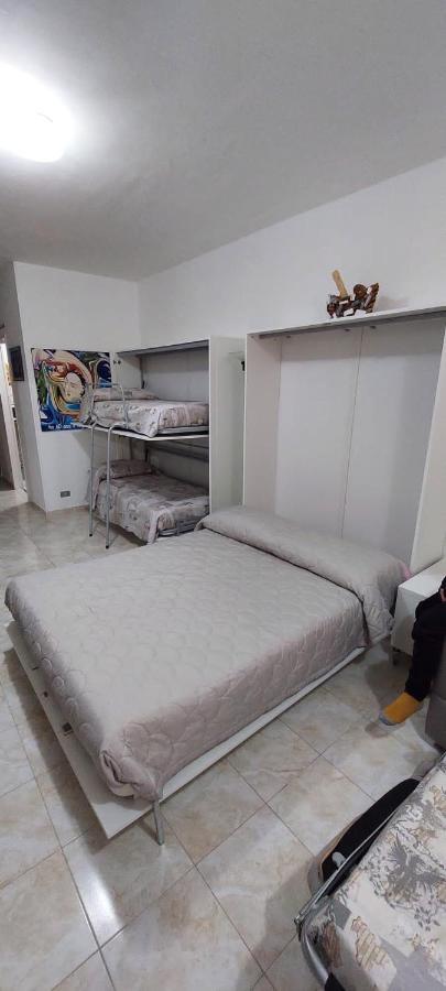 Ampio Monolocale Con Terrazzo - A 2 Passi Dal Mare Appartement Latte Buitenkant foto