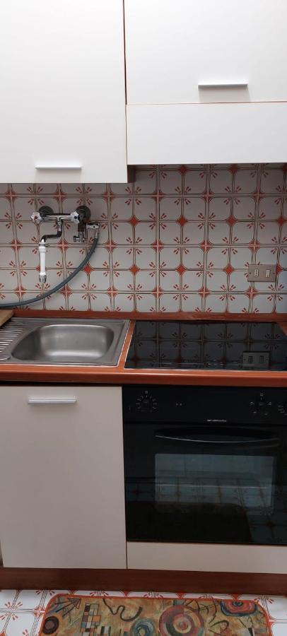 Ampio Monolocale Con Terrazzo - A 2 Passi Dal Mare Appartement Latte Buitenkant foto